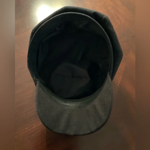 Newsboy Beret French Cap Black With Gold Tone Accents - Picture 6 of 6